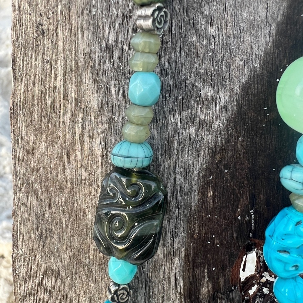 Signed Monet Carved Jade Turquoise Molded glass Necklace Vintage - Picture 4 of 16